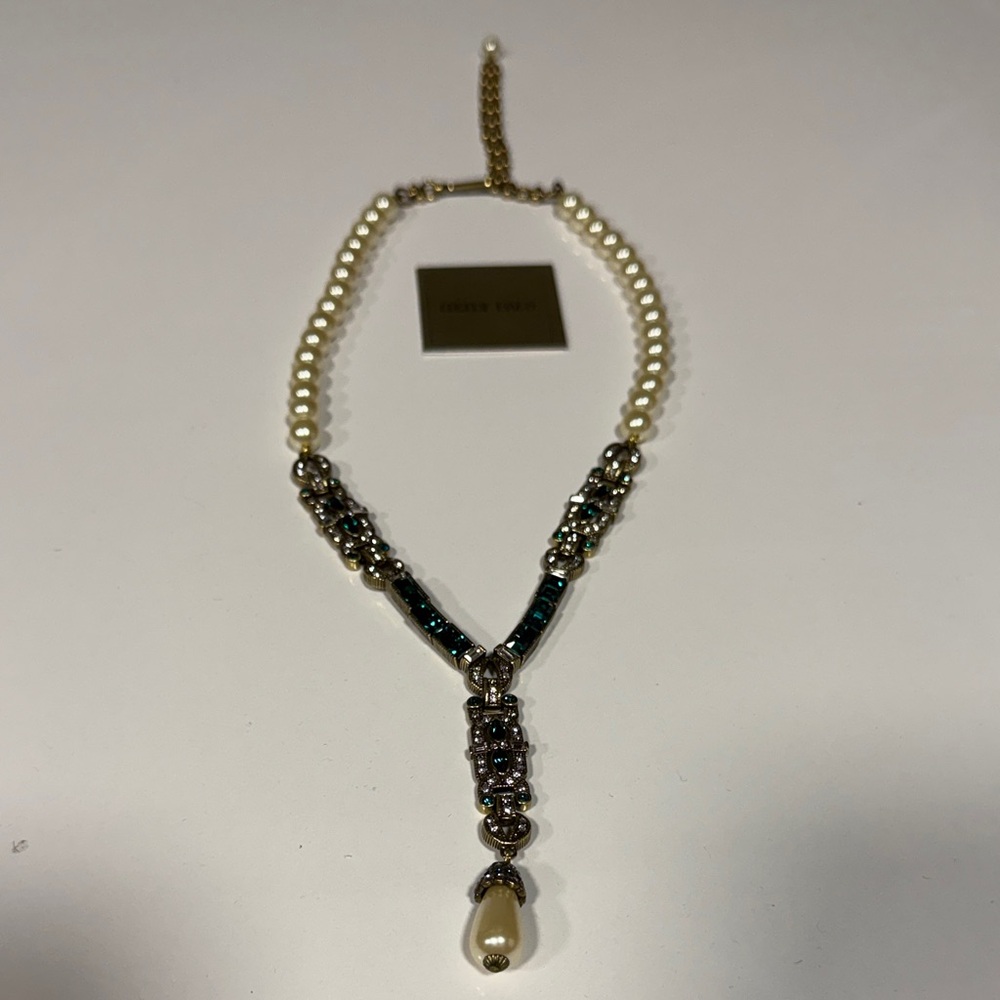 Elegant Pearl and Gold Necklace